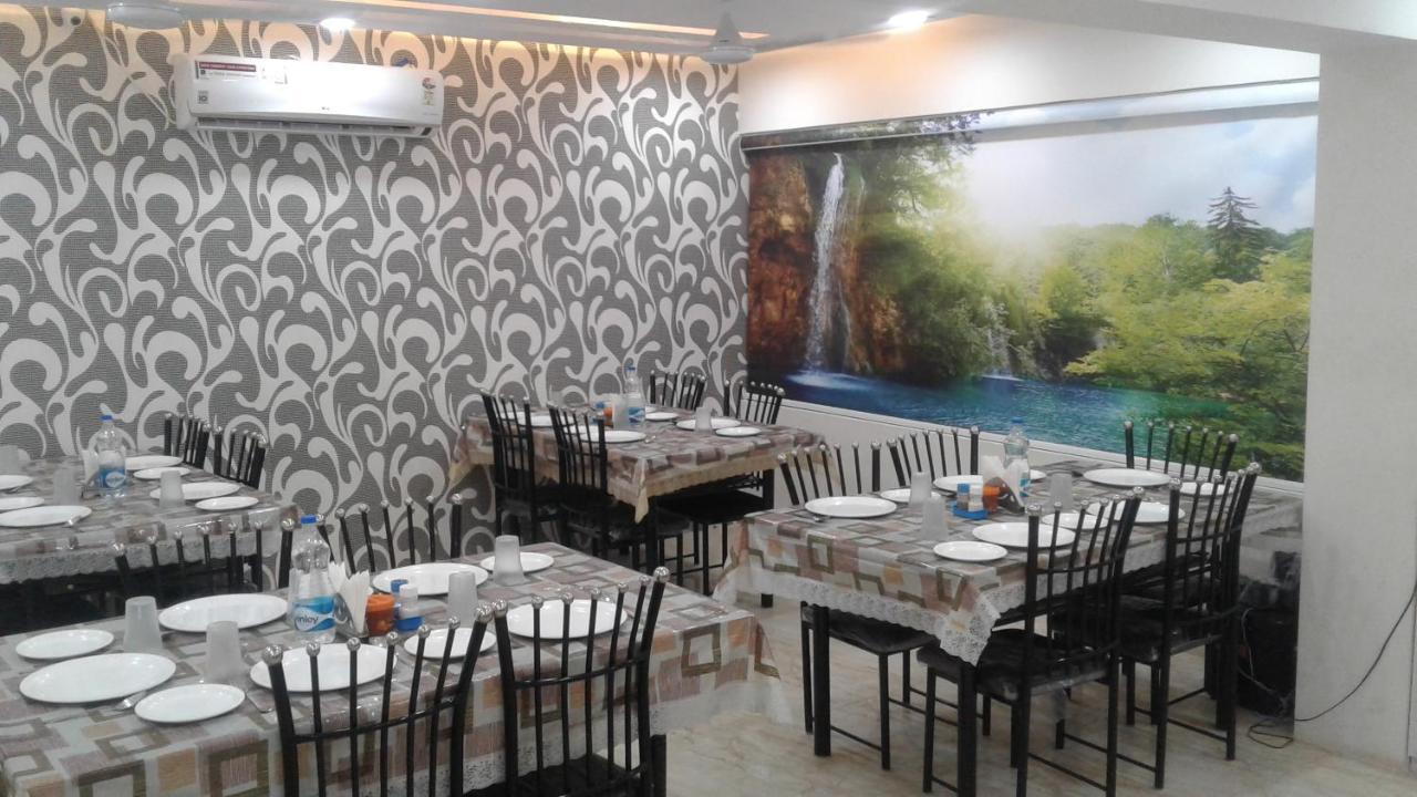 Hotel Nilay Dwarka  Ngoại thất bức ảnh